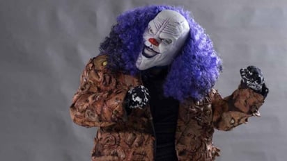 The Clown va por la máscara del hijo de La Parka