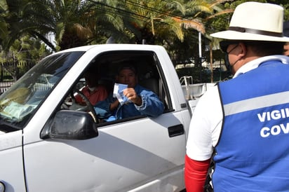 Entregan a  la población  cubrebocas 