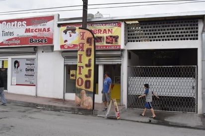 Asaltan negocio de manera violenta en Monclova