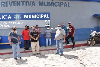 Sospechan negocio redondo entre Director de Transporte y líder de taxistas