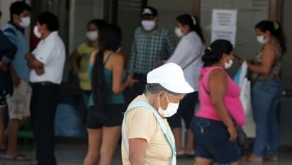 Medicinas y comida gratis llega a Bolivia