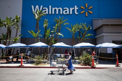 Pago al SAT pega a ganancias de Walmart; caen 81%