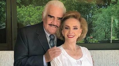 Vicente Fernández celebra a el amor de su vida