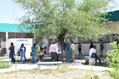 Continúa con síntomas de  COVID-19 titular de la SSa