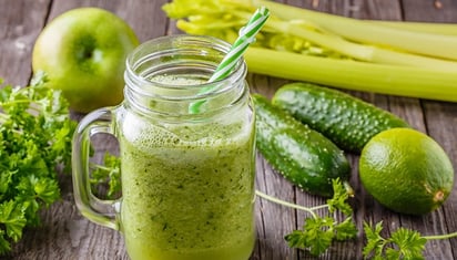 ¿Tienes diabetes o colesterol? Este jugo te ayudará