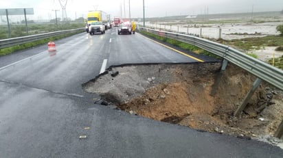 Cierre total de la carretera Monterrey-Saltillo, circulación se desvía a carretera Monclova