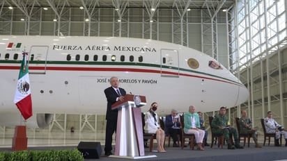 Yo no tengo por que subirme al avión: AMLO