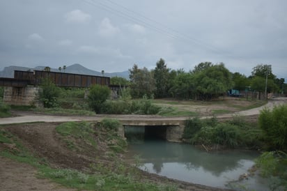 Urge desazolve del Río Nadadores, piden familias del Águila 