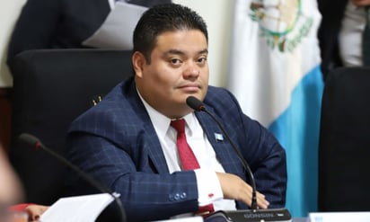 Hospitalizan al presidente del Congreso de Guatemala por COVID-19