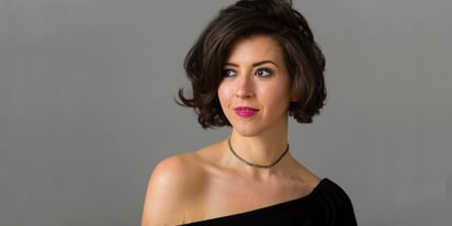 Lisette Oropesa canta el 'bis' y se arrodilla frente al público