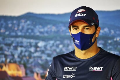 Checo Peréz aislado tras dar inconcluso en prueba de COVID-19