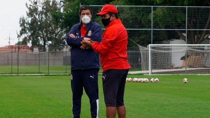 Tena regresa a los entrenamientos de Chivas tras superar el Covid-19