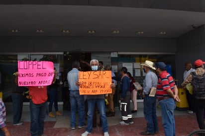 Protestan en contra del AFORE Coppel