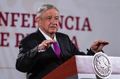 Se desploma economía; insiste AMLO en que ya pasó lo peor