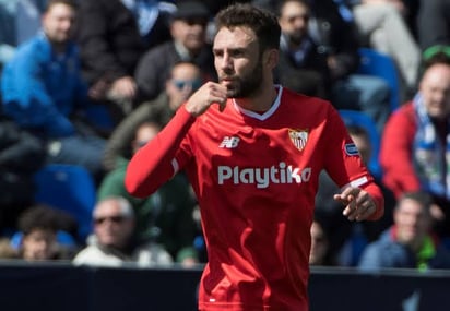 Sevilla es el ideal para 'Tecatito' Corona: Miguel Layún