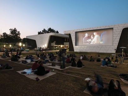 Es un respiro en la pandemia ir al Cine al aire libre