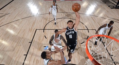 Nets toma ventaja ante Bucks