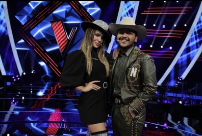 Así confirman Belinda y Christian Nodal su relación