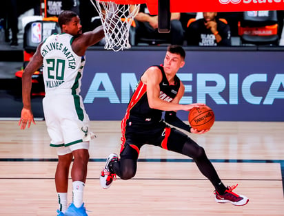 Bucks asegura primer lugar en el Este