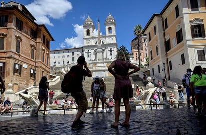 Italia supera 250,000 casos de COVID-19, pero rompe la tendencia al alza