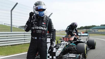 Bottas le ganó la “pole” a Hamilton