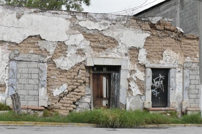 Antiguas casonas a punto del colapso 