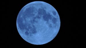 Luna azul nos sorprenderá este Halloween: ¿Estás listo para apreciar este fenómeno?