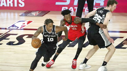 Los Spurs doblegan a Rockets