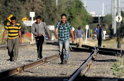 Policía intercepta dos camiones con 148 migrantes