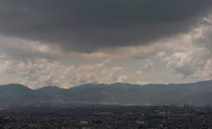 Mexicanos en riesgo por el huracán Genevieve en el Pacífico: Vista hoy, del cielo de Morelia