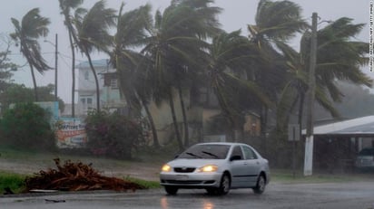 Tormenta Laura azota Cuba antes de amenazante rumbo a EU como huracán