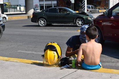 Se pasa alto y provoca accidente