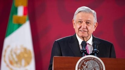 Toma AMLO avión hacia Coahuila para iniciar gira por el norte de México