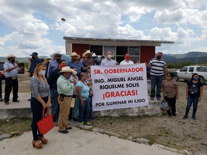 Inauguran obra de electrificación en  Ejido El Zago