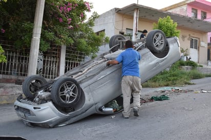 Vuelca camioneta en Monclova: Afortunadamente no hubo pérdidas humanas que lamentar tras el accidente