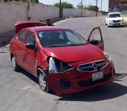 Se pasa alto y choca en la Zona Centro de Monclova 