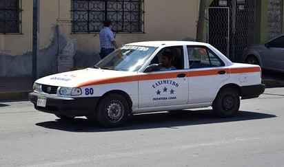 Sin ganancias 435 operadores de taxis por la pandemia