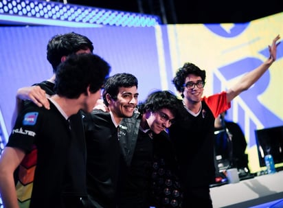 Rainbow7 vence All Knights para convertirse en nuevo campeón latino de LoL