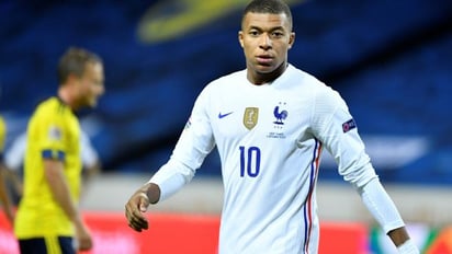 Mbappé da positivo por COVID-19