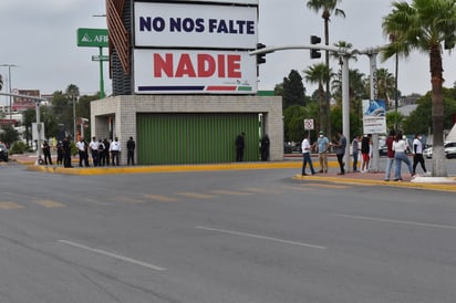 Retiran mantas a  los manifestantes 