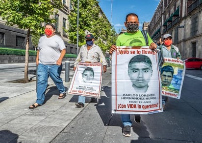 Alista AMLO informe a seis años del caso Ayotzinapa: Familiares de los normalistas se reunieron este viernes con el presidente mexicano