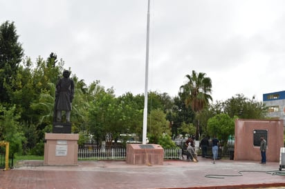 Colocarán bandera en mástil de 18.5 metros de altura