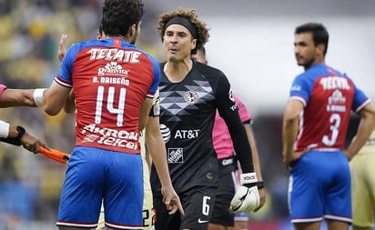 Guillermo Ochoa y el oscuro secreto contra las Chivas