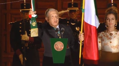 AMLO da El Grito en el Zócalo