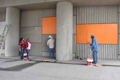 Pintan Castaños debajo del puente