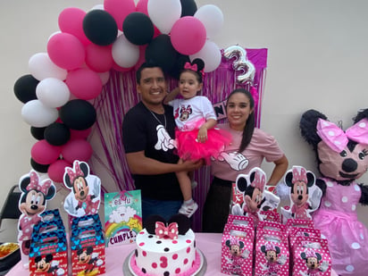 Ivanna Victoria cumple 3 añitos