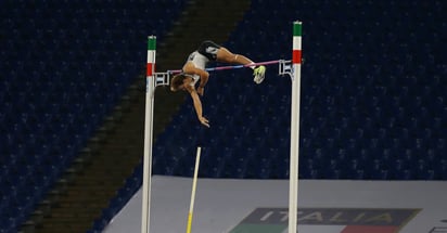 Duplantis rompe récord mundial de salto en pértiga