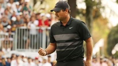 Patrick Reed es líder del  US Open, Woods eliminado