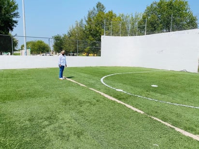 Dan ‘manita de gato’ a  cancha de  fútbol rápido 