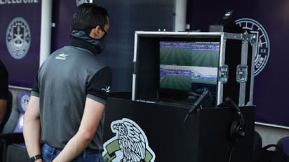 VAR, el jugueteo caro que  deben usar los árbitros